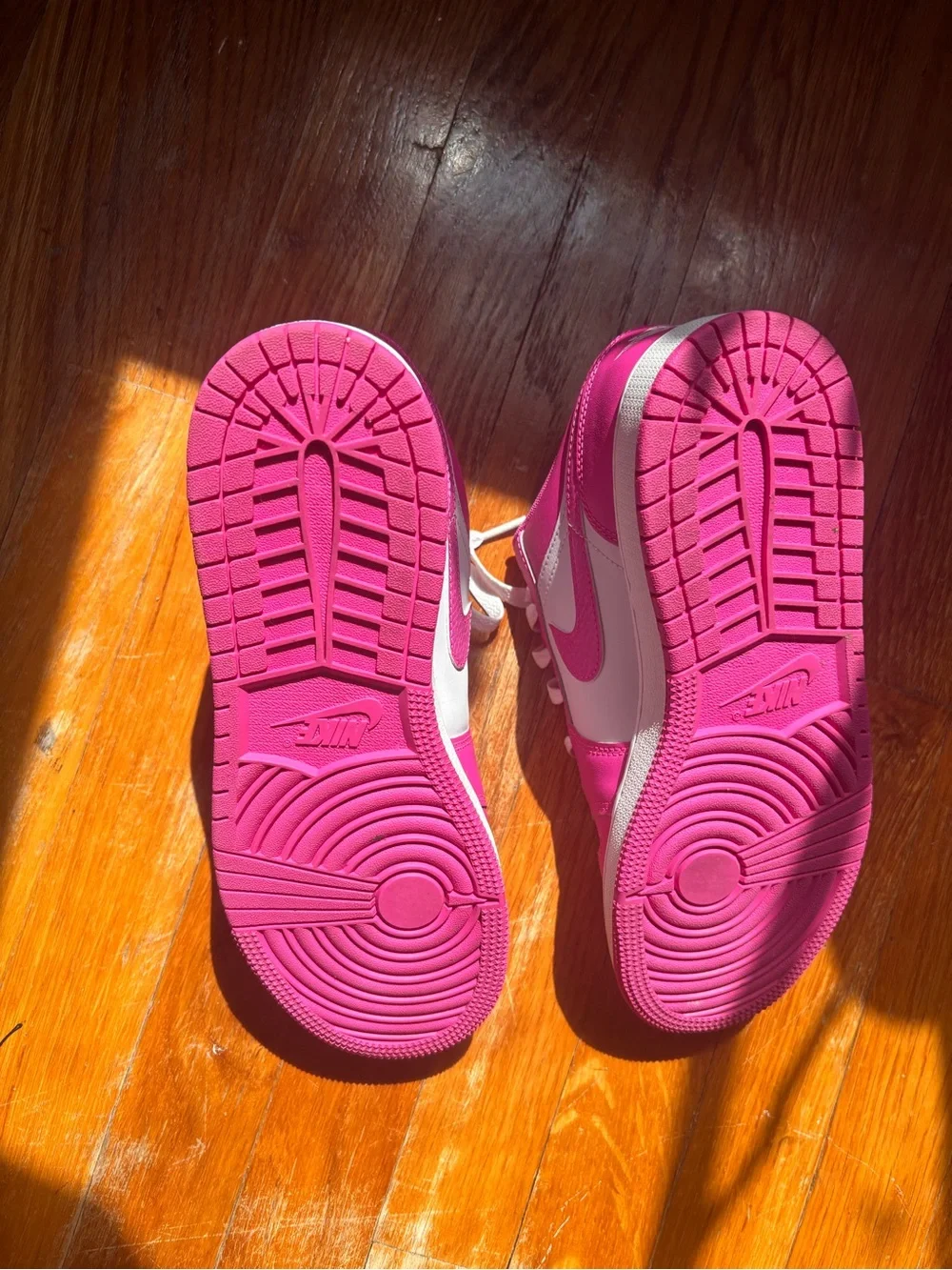 Nike Kids White and Hot Pink Low-Top Sneakers